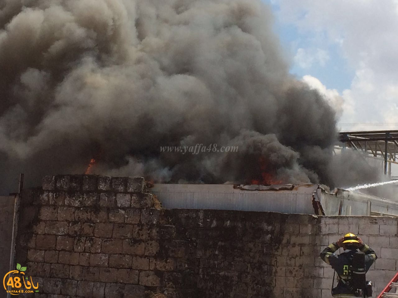 fire in makhzna (10).jpg